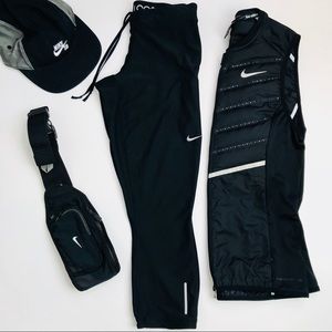 Nike Dri-fit Capri Athletic Leggings in Black